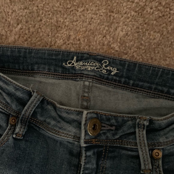 American Rag Distressed Jeans size 9 - Picture 5 of 8